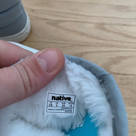 Native brand toddler boots-size 6 - Picture 3 of 3
